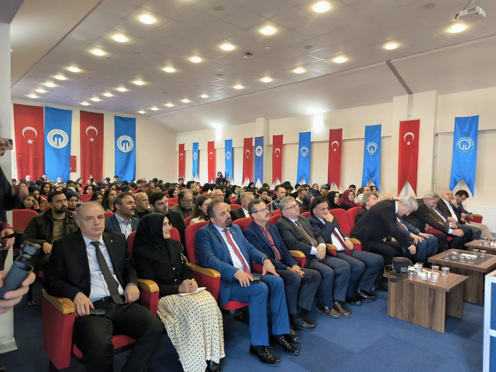 SOSYAL MEDYADA GERÇEKLER VE BEN